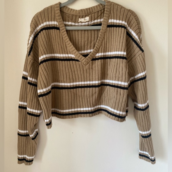 PacSun LA Hearts '90s Girl V Neck Cropped Sweater - Picture 4 of 7